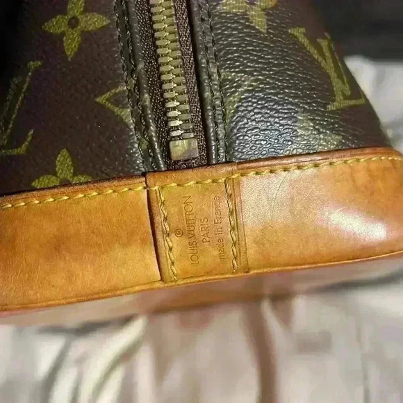 Louis Vuitton Alma w/COA - Picture 9 of 13
